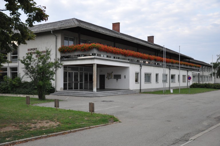 Miteinander statt Nebeneinander – Der Schulstandort Retz muß die neuen Herausforderungen im Bildungsbereich optimal nützen.